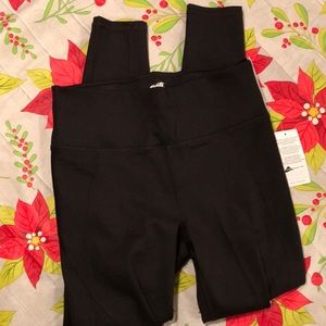 NEW WITH TAGS BLACK LEGGINGS